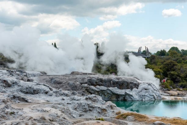 NEW ZEALAND: THIÊN ĐƯỜNG NAM BÁN CẦU AUCKLAND – MATAMATA – ROTORUA – WAITOMO – QUEENSTOWN – MILFORD SOUND – MT COOK – TEKAPO – CHRISTCHURCH